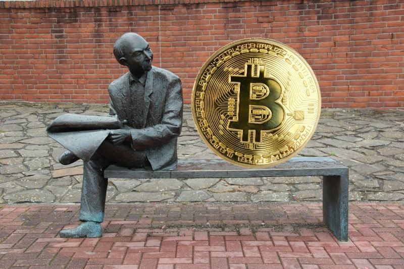 bitcoin, otázky, lavička, muž, odpovědi, noviny, socha, bitcoinovej kanál, dotazy,