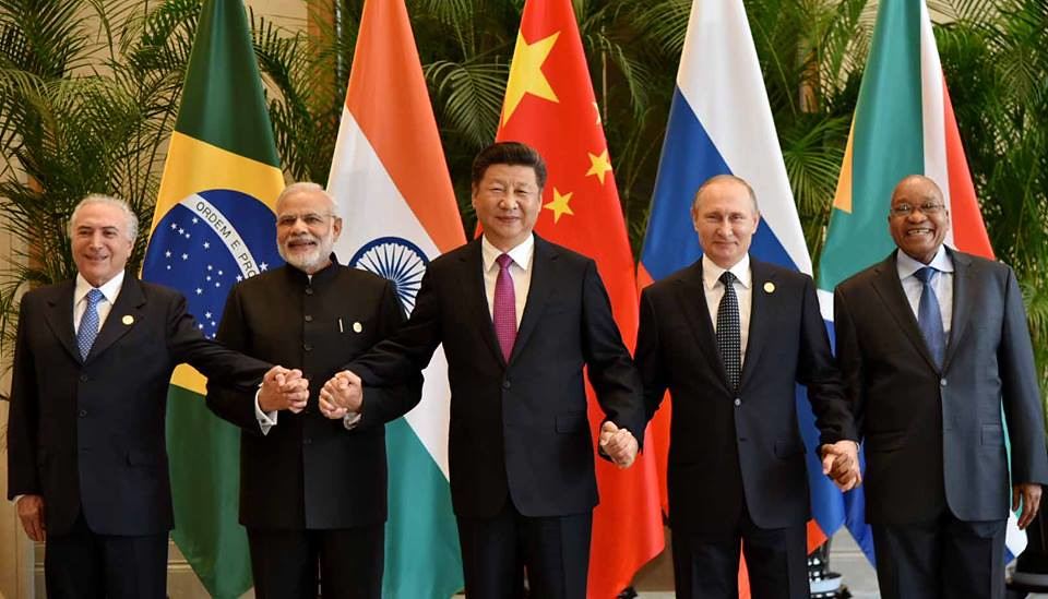 Společná kryptoměna BRICS? Skupina národů uvažuje o snížení závislosti na USD