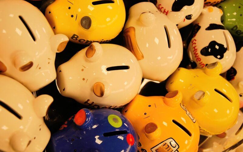 úspory, střádat, pokladničky, spořit, prasátko, penízky, prasátka