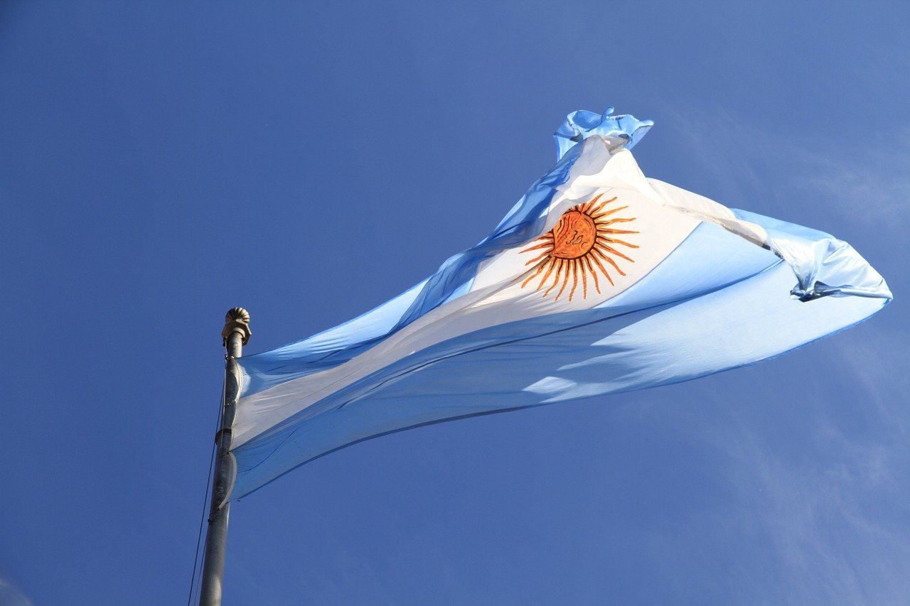 Argentinský zákonodárce představil zákon pro výplaty v kryptoměně pro některé pracovníky