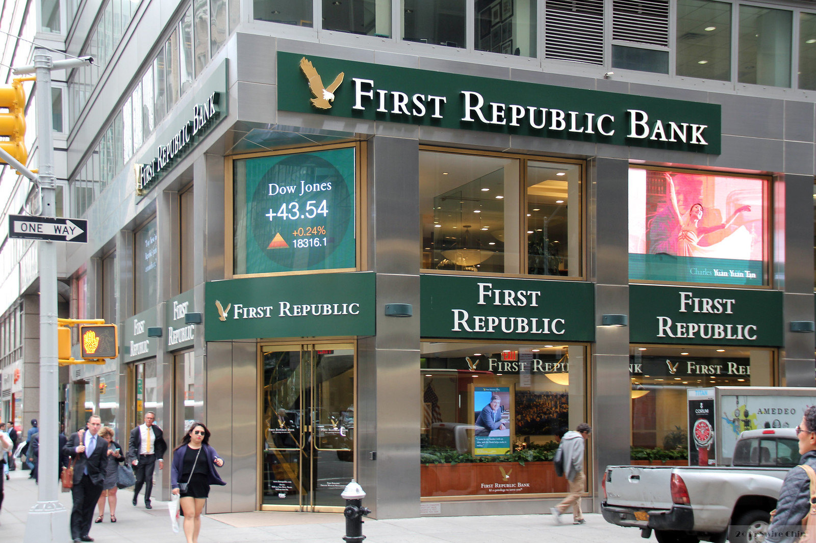 Bitcoin dnes prudce roste, zatímco doutnající bankovní krize způsobuje problémy další banky: First Republic Bank
